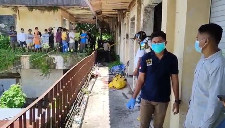 Baubau Gempar, Waria Tewas Bersimbah Darah dengan Luka Tusuk di Dada