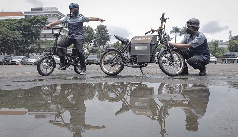 Universitas Surabaya Luncurkan Sepeda dan Motor Listrik Buatan Dosen-Mahasiswa - Bagian 1
