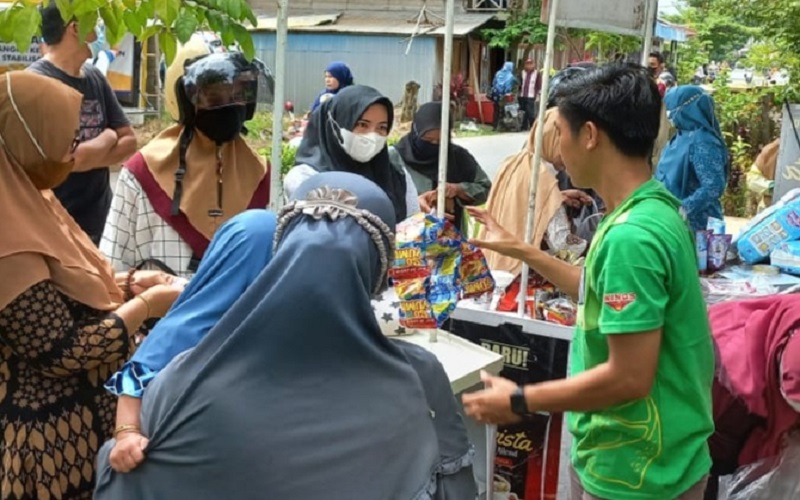 Operasi Minyak Goreng Murah di HSU Diserbu Ibu-Ibu