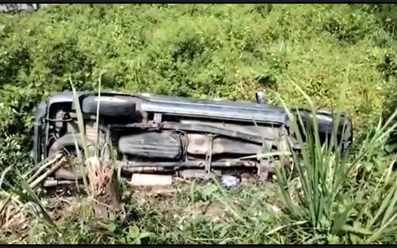 Sopir Ngantuk, Minibus Terjun ke Rawa di Jalintim OKI