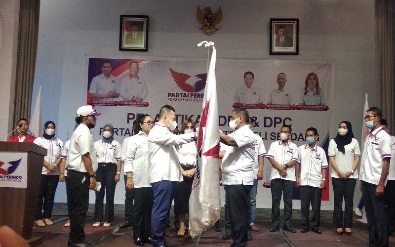 Ketua DPW Perindo Sumut Lantik DPD dan DPC se-Deliserdang, Ini Pesan untuk Pengurus