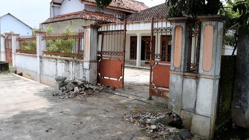  Cerita Sariman Mengira Pagar Rumahnya Ditabrak Pemabuk saat Densus Kejar Dokter Sunardi