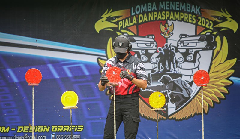 Gaya Raffi Ahmad Juara 1 Lomba Menembak Piala Danpaspampres 2022 - Bagian 5
