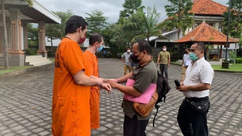 2 Bule Perampok Bos Trading di Bali Terancam 12 Tahun Penjara, Kerugian Korban Rp5,8 M