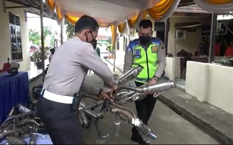 Bikin Bising, 100 Knalpot Sepeda Motor Remaja Palembang Disita Polisi 
