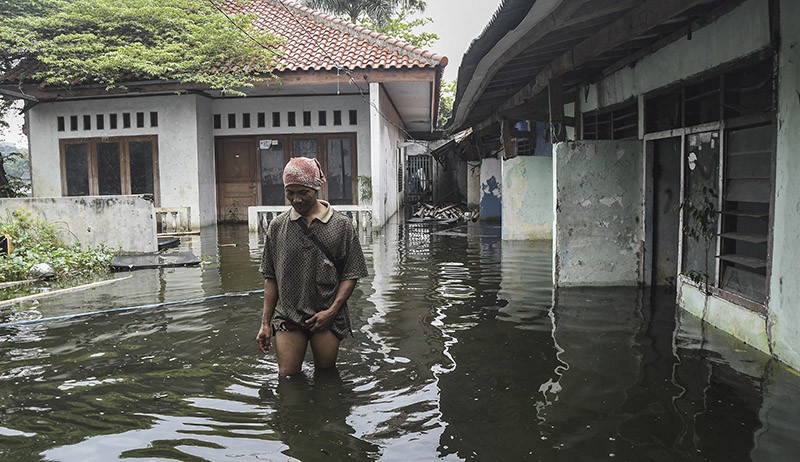 Kawasan Duren Sawit Jaktim Seminggu Kebanjiran akibat Saluran Air Tersumbat - Bagian 1