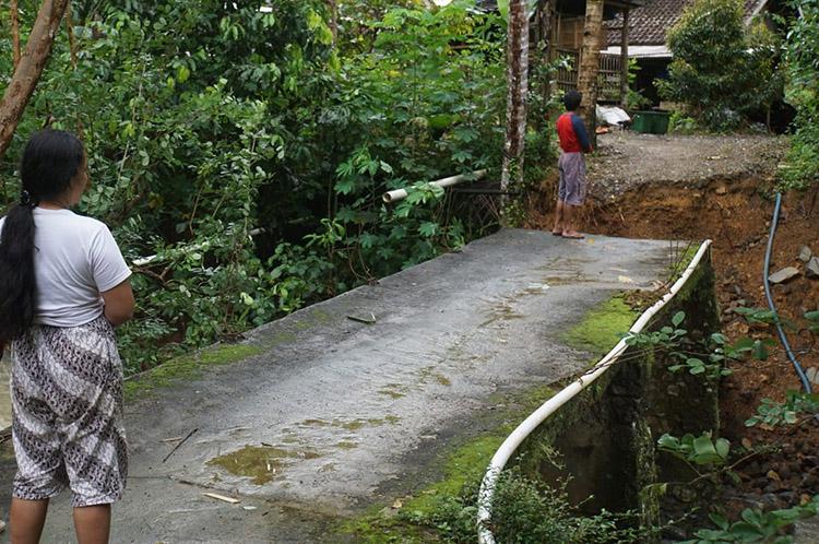 Hujan Deras Putuskan Jembatan dan Akses Jalan di Kulonprogo, BPBD: Ada 12 Titik Kejadian