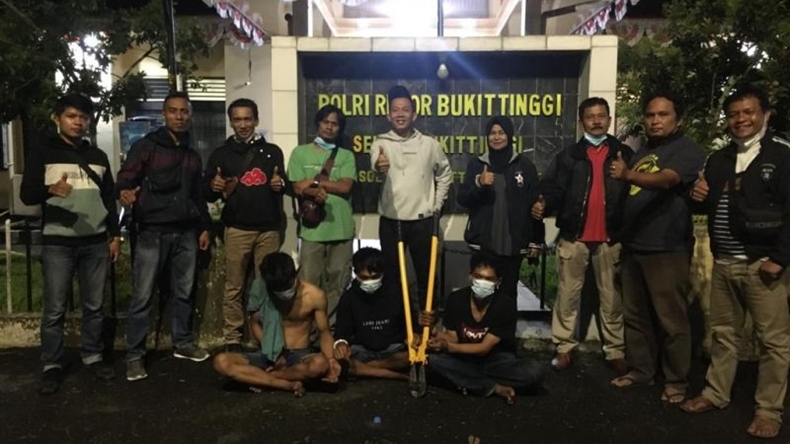 Maling 960 Helai Seng, 3 Pencuri Toko Bangunan di Bukittinggi Ditangkap