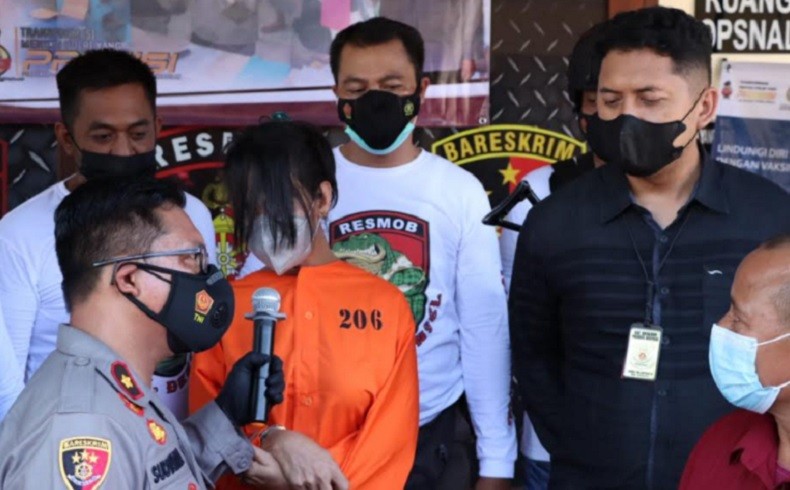 Pernah Dibooking Bule, Waria Ini Nekat Bobol Vila WNA Amerika di Sanur