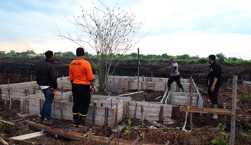 Polisi Temukan Pondasi Perumahan di Lokasi Bekas Kebakaran Hutan dan Lahan - Bagian 2