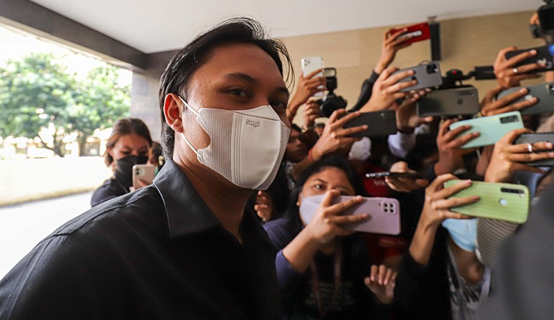 Kasus Penipuan Doni Salmanan, Artis Rizky Febian Diperiksa Bareskrim Polri - Bagian 1