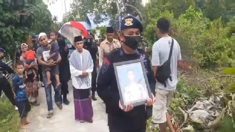 Kalimat Tahlil Iringi Pemakaman Jenazah Bharaka Ferry, Korban Penembakan Oknum Prajurit TNI