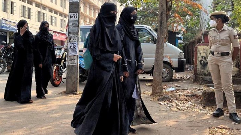 Kelompok Hindu Radikal Ingin Jilbab Dilarang di Seluruh Sekolah India usai Menang Pengadilan