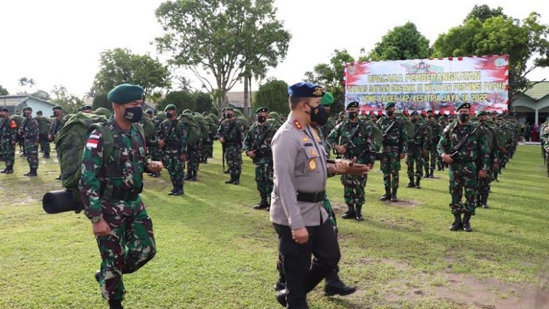 Lepas 400 Personel Yon Raider 142/KJ ke Papua, Kapolda Minta Satgas Waspada 4 Ancaman