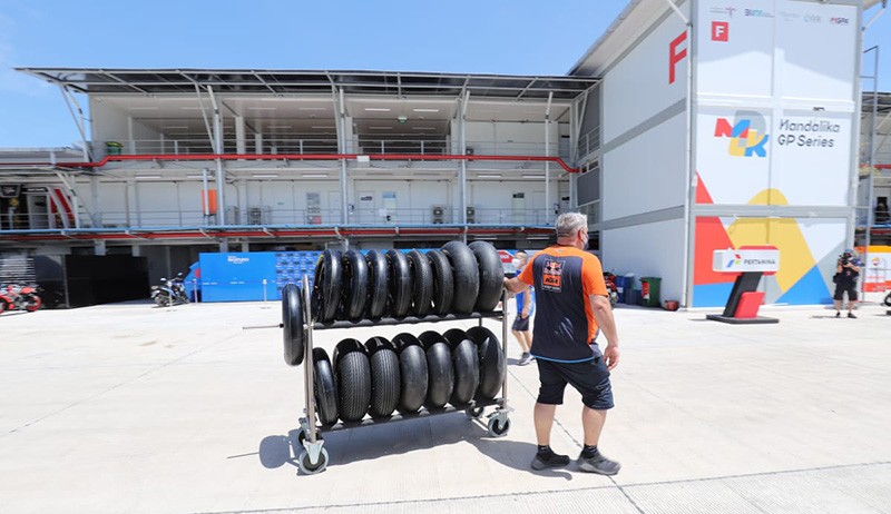 Suasana Paddock Sirkuit Mandalika Jelang Balap MotoGP Seri Kedua - Bagian 1