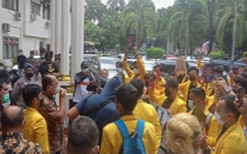Demo Minta Oknum Dosen Dihukum Berat, Mahasiswa: Unsri Bukan Tempat Predator Perempuan 