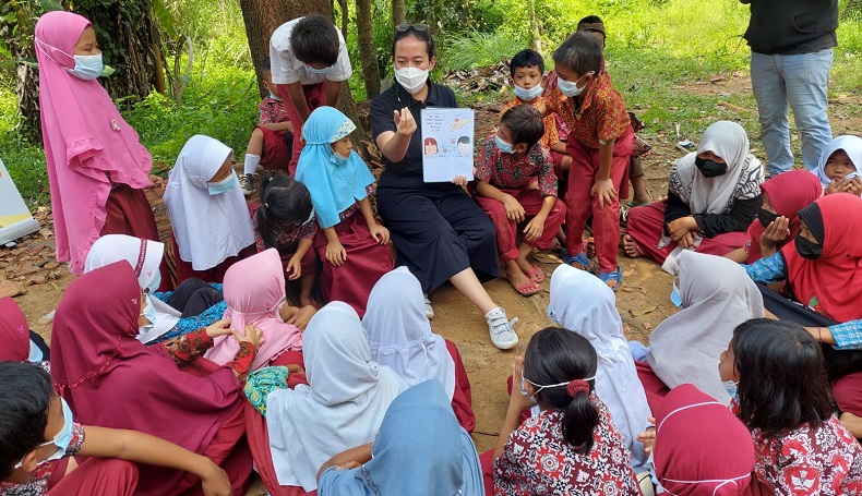 title Dongkrak Minat Baca Anak, MNC Peduli Sasar Kampung Terpencil di Karawang Dongkrak Minat Baca Anak, MNC Peduli Sasar Kampung Terpencil di Karawang