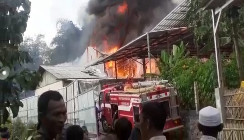 Pabrik Arang Ludes Terbakar di Cibatu Garut, Pemilik Rugi Rp500 Juta