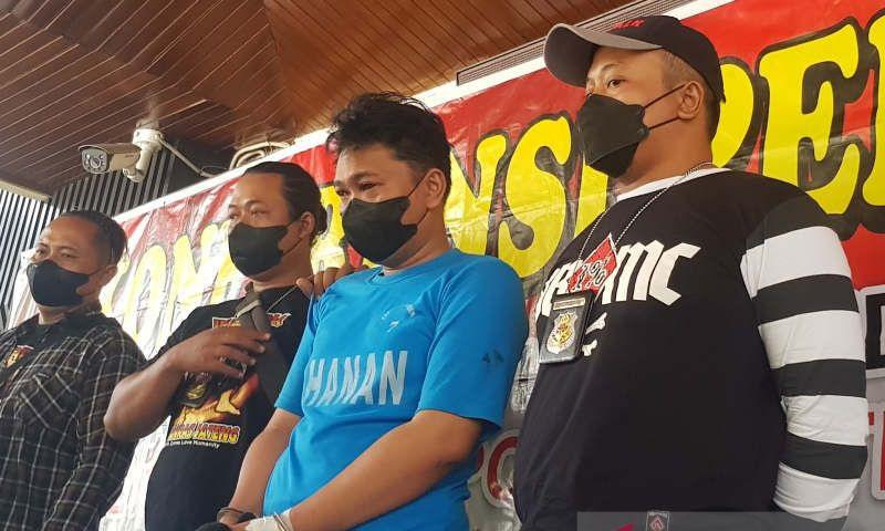  Pembunuh Ibu-Anak dan Buang Mayat di Bawah Jembatan Tol Ditangkap di Depan Mapolda Jateng