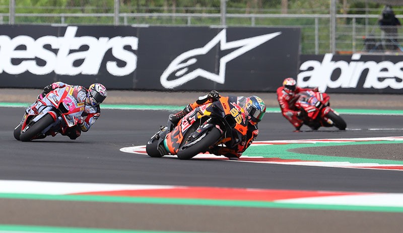 Fabio Quartararo Start Terdepan Balap MotoGP Besok - Bagian 2