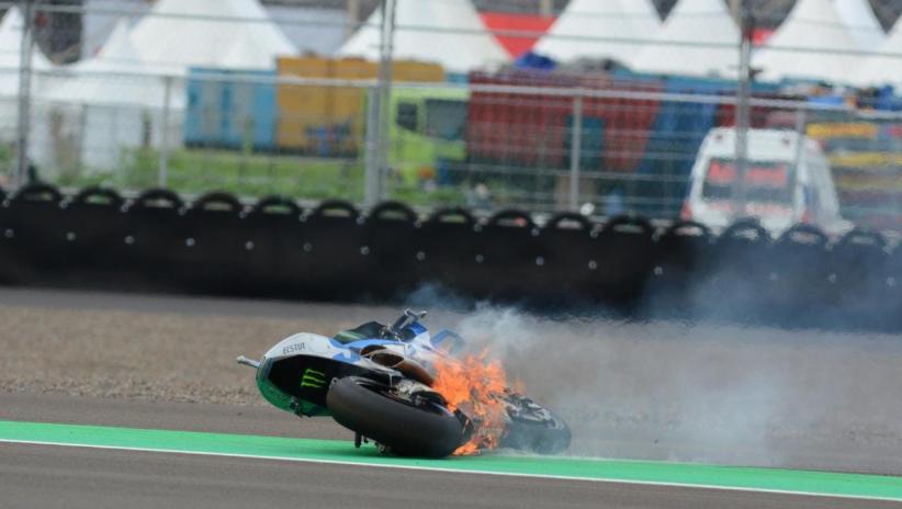 Detik-Detik Alex Rins Lompat dari Motor yang Terbakar saat Sesi Latihan MotoGP - Bagian 4
