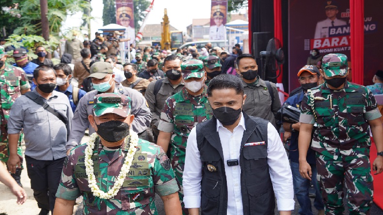 KSAD Jenderal TNI Dudung: TNI AD Harus Hadir Atasi Kesulitan Rakyat