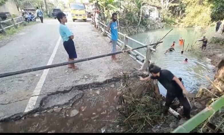  Diterjang Banjir, Jembatan Akses Jalur Wisata Kebumen-Cilacap Putus