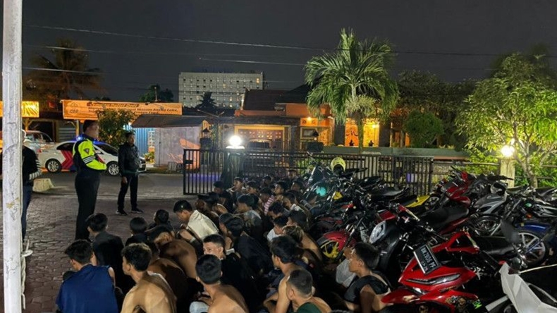 Razia Balap Liar di Pekanbaru, 30 Motor Diangkut Puluhan Remaja Digiring