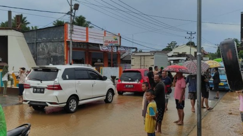 Roda Ekonomi Terganggu, Warga Gorontalo Utara Harap Penanganan Banjir Dipercepat