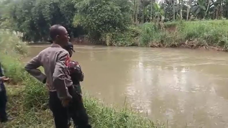 Mandi di Sungai, Seorang Siswa SD di Batang Tenggelam 