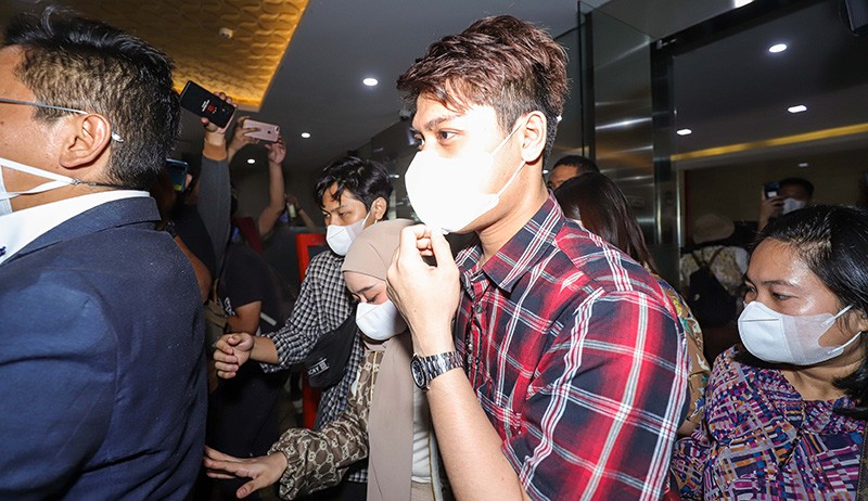 Rizky Billar-Lesti Kejora Penuhi Janji Serahkan Uang Pemberian Doni Salmanan  - Bagian 4