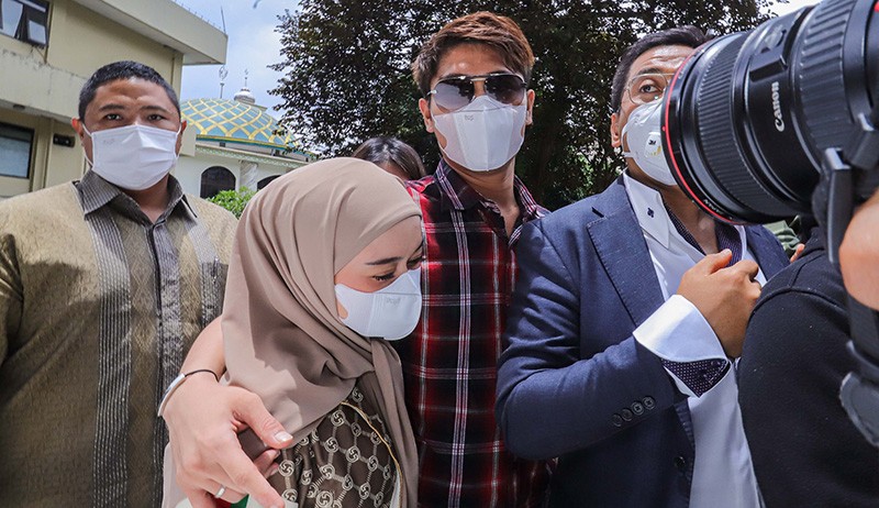 Rizky Billar-Lesti Kejora Penuhi Janji Serahkan Uang Pemberian Doni Salmanan  - Bagian 1