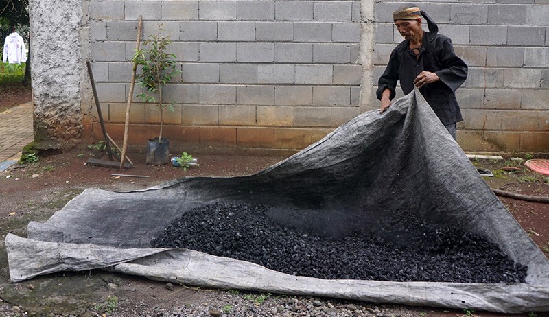 Geliat Pandai Besi Tradisional Bertahan di Tengah Pandemi - Bagian 5