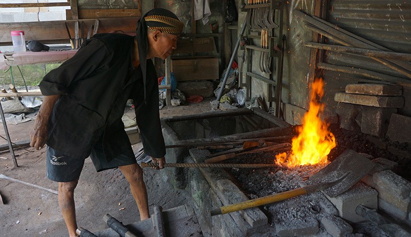 Geliat Pandai Besi Tradisional Bertahan di Tengah Pandemi - Bagian 1
