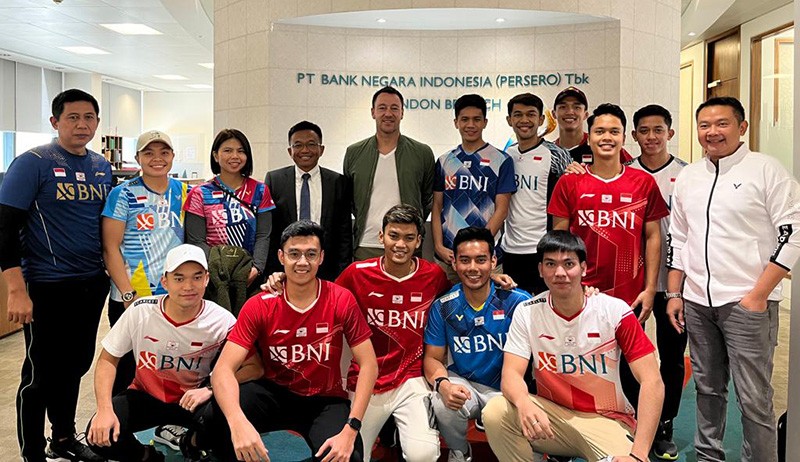 Momen Juara All England Kunjungi Kantor BNI London, Erick Thohir Beri Kejutan - Bagian 2