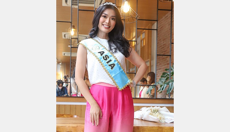 Potret Miss Indonesia 2020 Carla Yules Menyandang Gelar Miss World Asia - Bagian 2