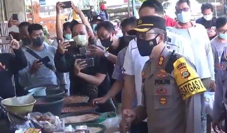 title Kapolresta Denpasar Sidak Pasar, Harga Minyak Goreng Curah Turun Sesuai HET Kapolresta Denpasar Sidak Pasar, Harga Minyak Goreng Curah Turun Sesuai HET