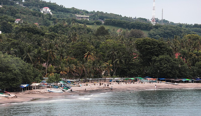 Kawasan Pantai Senggigi Ramai Wisatawan - Bagian 1