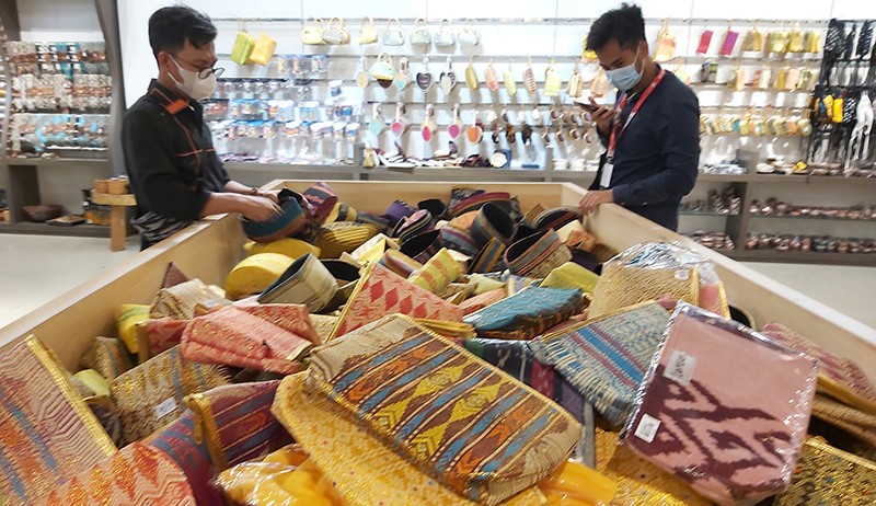 Oleh-Oleh Khas Lombok Diburu Wisatawan Domestik-Mancanegara - Bagian 3