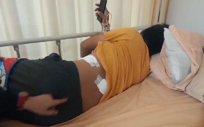 Berawal Senggolan Motor, Pria Palembang Ini Dipegang dan Ditusuk di Depan Istri 