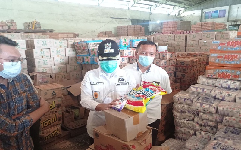 title Sidak Makanan di Palembang, Ditemukan Produk Kedaluwarsa Tercampur dengan Barang Lain Sidak Makanan di Palembang, Ditemukan Produk Kedaluwarsa Tercampur dengan Barang Lain