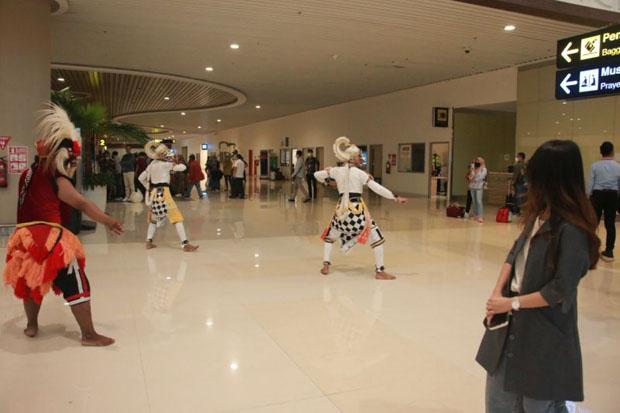  Delegasi G20 Disambut Tarian Anoman di Bandara YIA