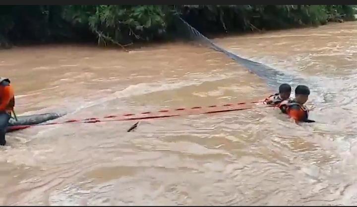 Cari Korban Hilang Kecelakaan Minibus di Toraja, Tim SAR Gunakan Jala