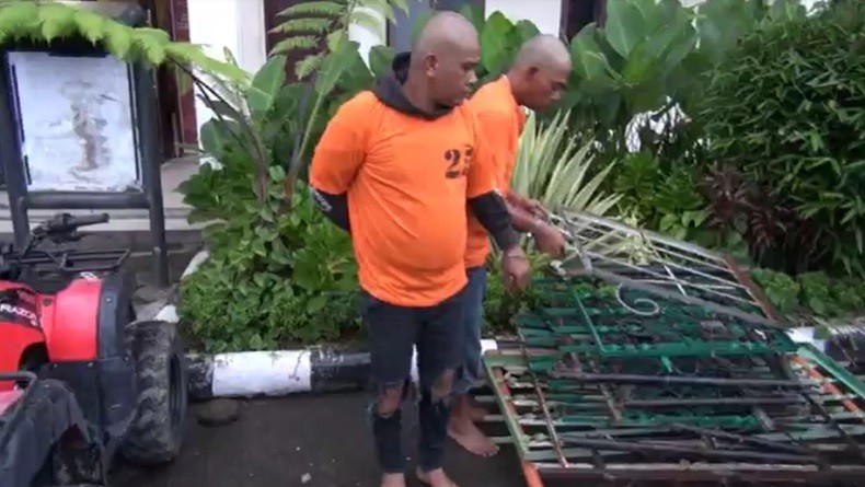 Polisi Tangkap 2 Maling Spesialis Pagar Kuburan, Pelaku Beraksi Sore
