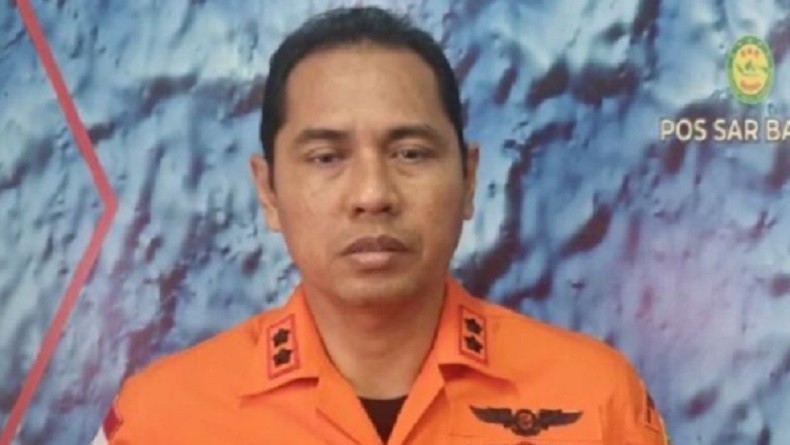 title Pencarian 11 Penumpang Longboat Tenggelam di Perairan Teor Terkendala Cuaca Buruk Pencarian 11 Penumpang Longboat Tenggelam di Perairan Teor Terkendala Cuaca Buruk