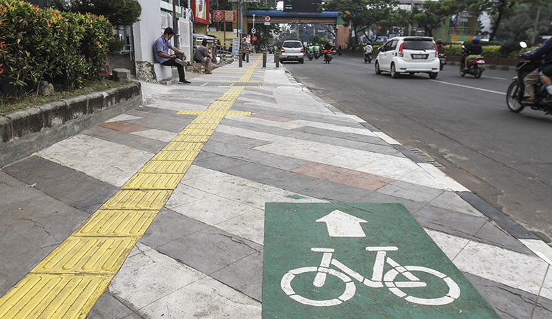 Penampakan Jalur Sepeda di Atas Trotoar Kota Depok - Bagian 2