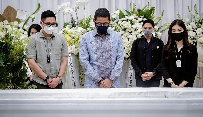 Kemenparekraf Berduka, Ayah Mertua Wamenparekraf Angela Tanoesoedibjo Wafat - Bagian 1