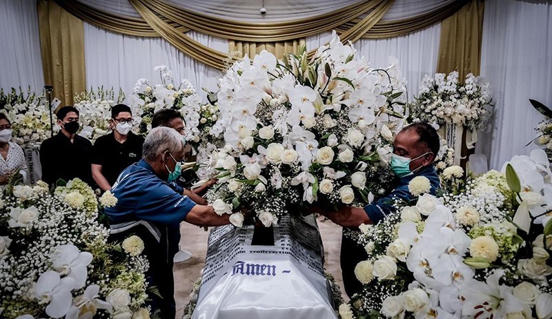 Kemenparekraf Berduka, Ayah Mertua Wamenparekraf Angela Tanoesoedibjo Wafat - Bagian 3