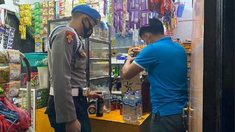Operasi Pekat di Gorontalo, 87 Botol Miras dan 6 Pasangan Bukan Suami Istri Diamankan