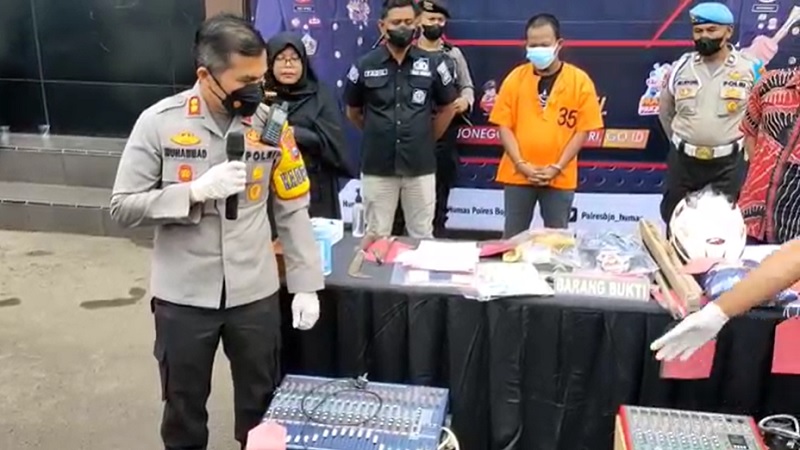 title Modus Salat Malam, Pria di Bojonegoro Curi Genset dan Mixer Audio Masjid  Modus Salat Malam, Pria di Bojonegoro Curi Genset dan Mixer Audio Masjid